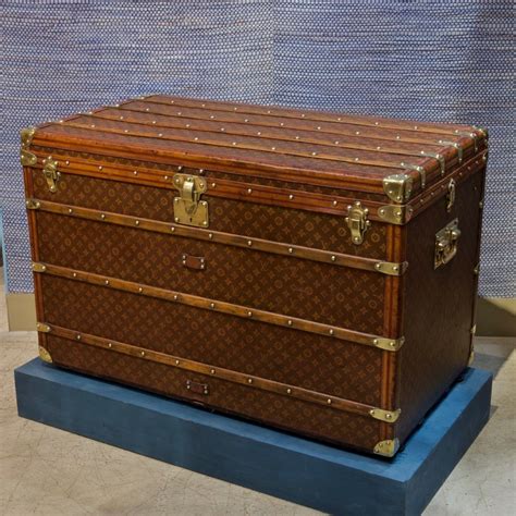 louis vuitton monogram trunk